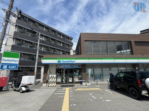 【コンビニエンスストア】ファミリーマート　新喜多東店まで160ｍ