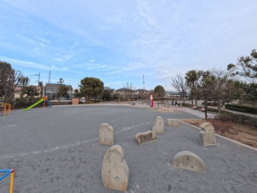 【公園】北山田かくれんぼ公園まで85ｍ