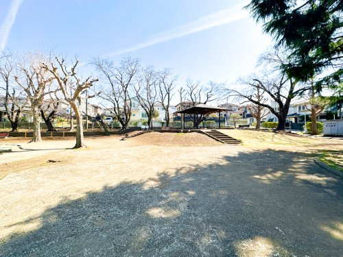 【公園】柄沢公園まで320ｍ