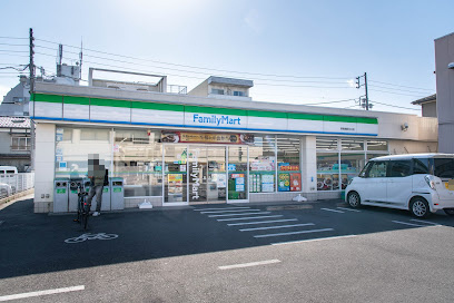 【コンビニエンスストア】ファミリーマート　東青梅駅北口店まで65ｍ