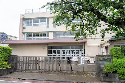 【小学校】三鷹市立第七小学校まで596ｍ