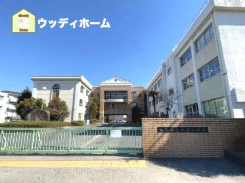 【小学校】越谷市立大沢小学校まで380ｍ