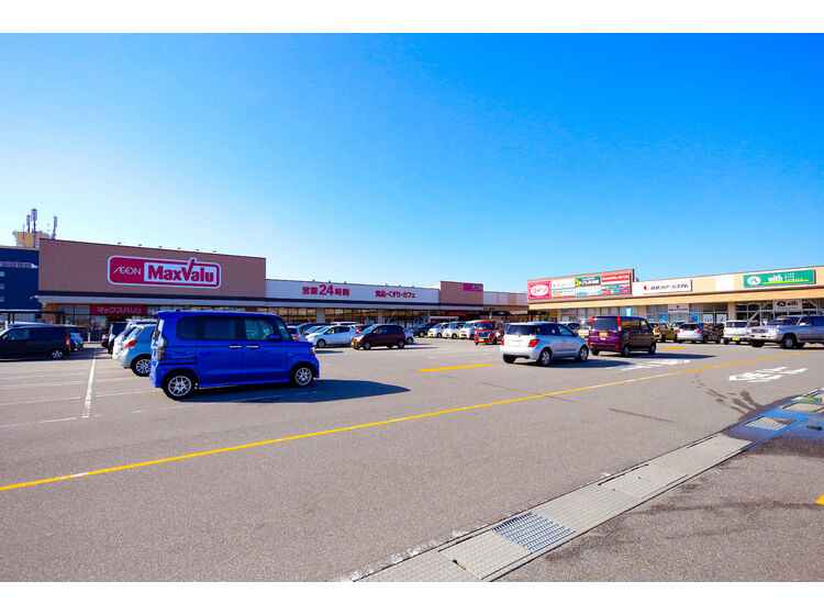 【ショッピングセンター】イオンタウン　野々市店まで950ｍ