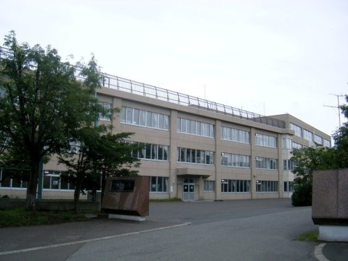 【中学校】札幌市立清田中学校まで469ｍ