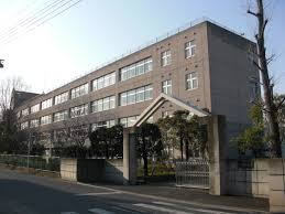 【中学校】八潮市立八潮中学校まで682ｍ