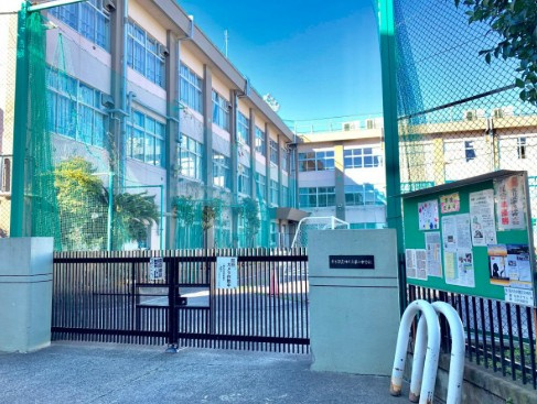 【中学校】荒川区立第九中学校まで696ｍ