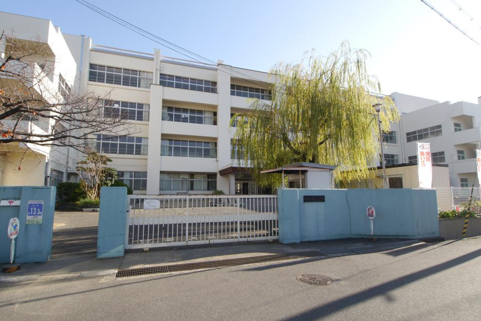 【小学校】貝塚市立東小学校まで962ｍ