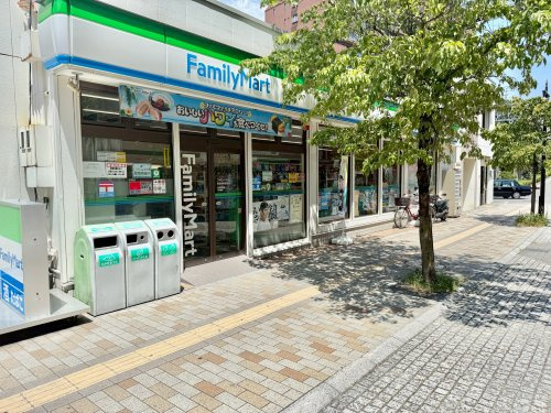 【コンビニエンスストア】ファミリーマート　阪急御影駅前店まで1755ｍ