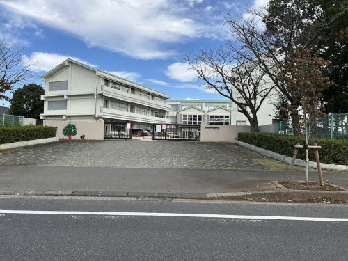 【小学校】大井沢小学校まで810ｍ