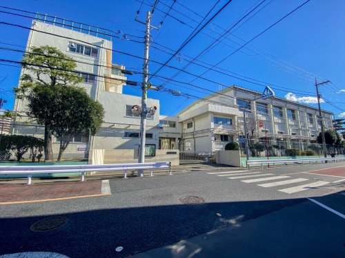 【中学校】世田谷区立緑丘中学校まで781ｍ
