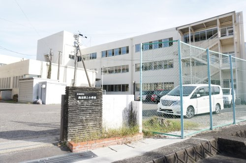 【小学校】各務原市立鵜沼第三小学校まで339ｍ
