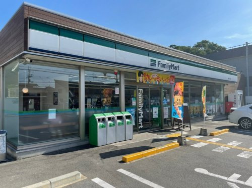 【コンビニエンスストア】ファミリーマート　橿原石川町店まで2312ｍ
