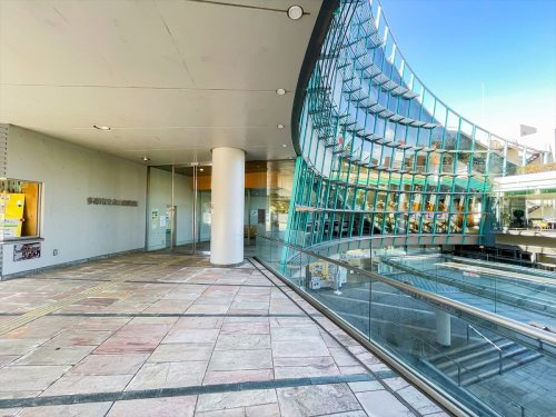 【図書館】多摩市立永山図書館まで559ｍ