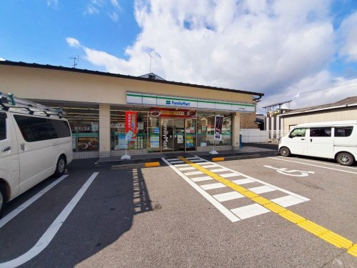 【コンビニエンスストア】ファミリーマート　山科大塚店まで699ｍ