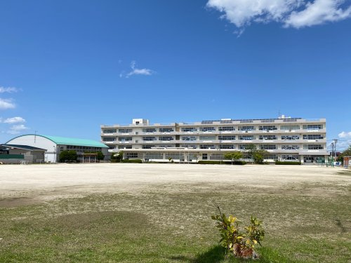 【小学校】吉川市立北谷小学校まで1400ｍ