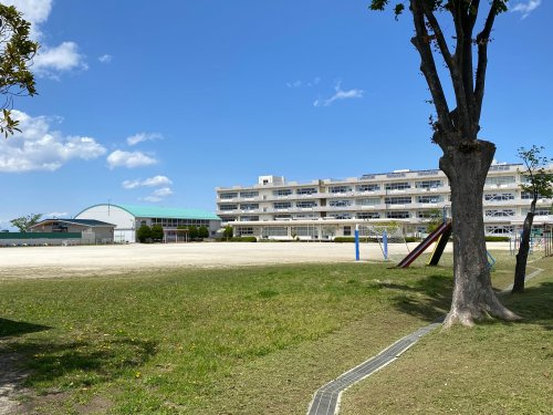 【小学校】北谷小学校まで1300ｍ