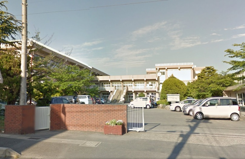 【中学校】南中学校まで2200ｍ