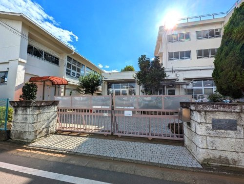 【小学校】練馬区立泉新小学校まで500ｍ