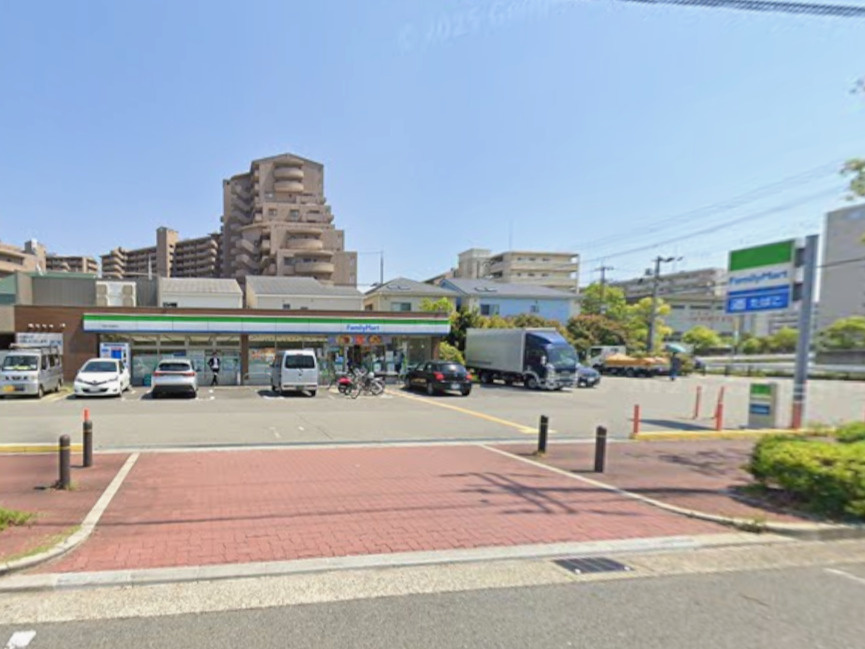 【コンビニエンスストア】ファミリーマート　西宮今津港町店まで184ｍ