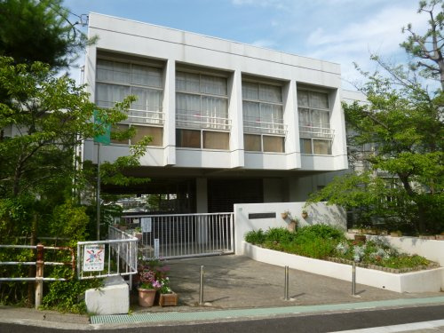 【小学校】朝日ヶ丘小学校まで515ｍ