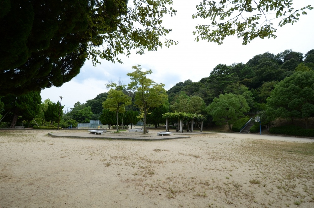 【公園】中山中央公園まで1097ｍ