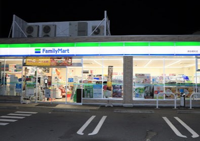 【コンビニエンスストア】ファミリーマート　津島橘町店まで459ｍ