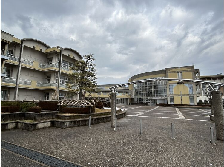 【中学校】南砺市立福光中学校まで1008ｍ