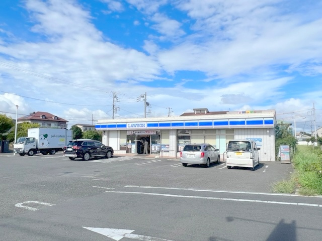 【コンビニエンスストア】ローソン寒川大曲店まで758ｍ