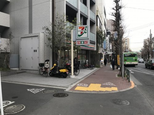 【コンビニエンスストア】セブンイレブン　新宿下落合3丁目店まで717ｍ