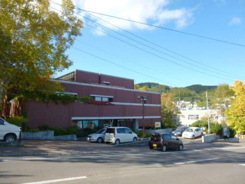 【図書館】市立小樽図書館まで450ｍ