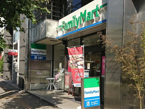 【コンビニエンスストア】ファミリーマート　浜松町二丁目店まで128ｍ