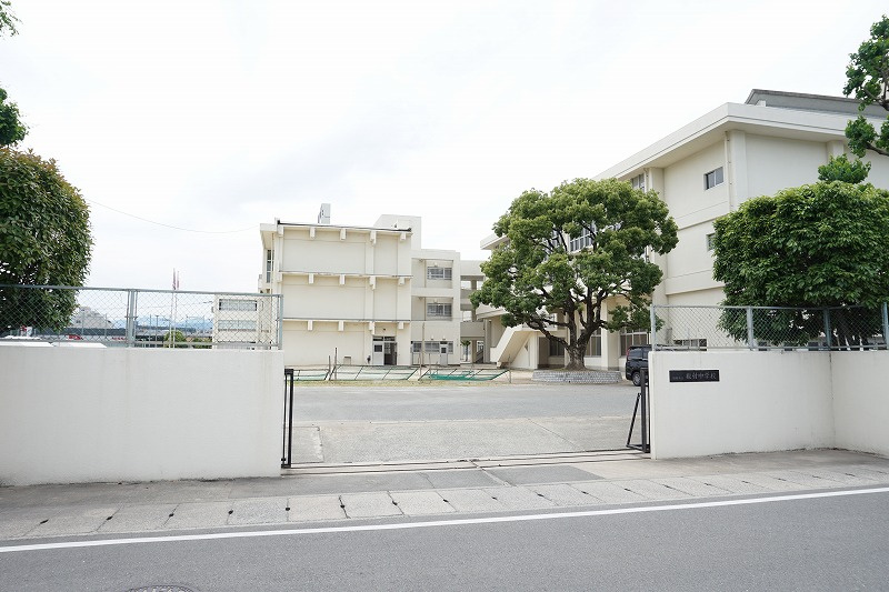 【中学校】板付中学校まで409ｍ