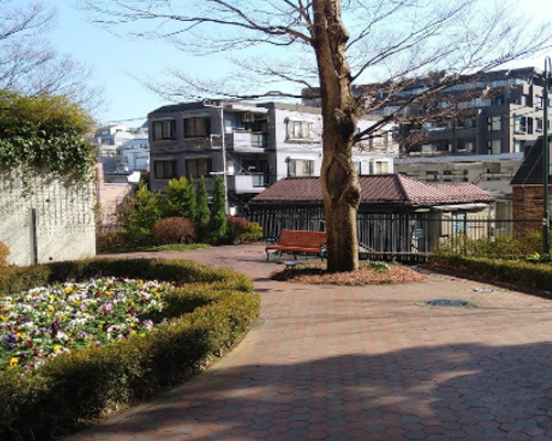 【公園】けやき広場まで254ｍ
