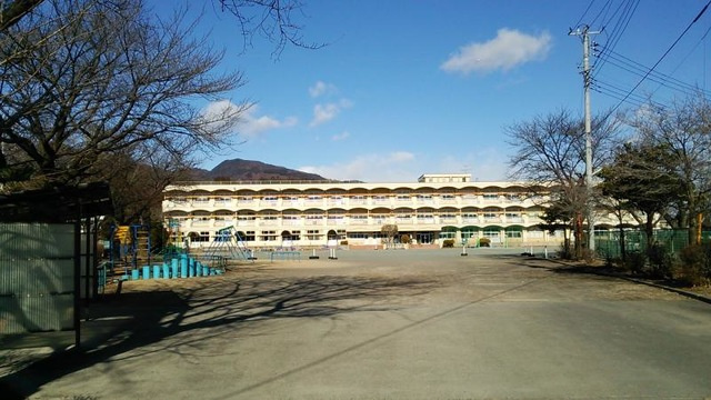 【小学校】渋川市立中郷小学校 まで800ｍ