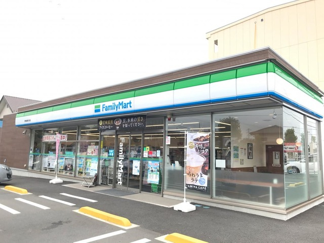 【コンビニエンスストア】ファミリーマート伊勢崎連取元町店 まで647ｍ