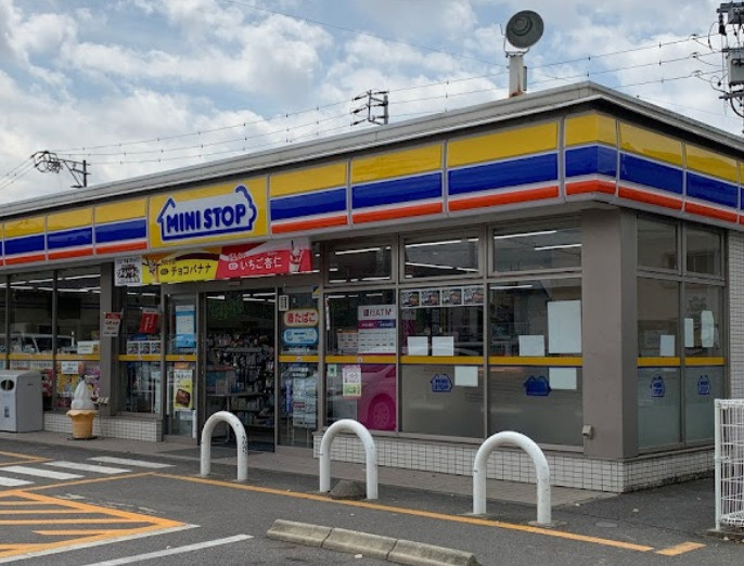 【コンビニエンスストア】ミニストップ　名古屋金城町店まで1048ｍ