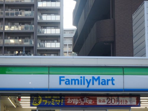 【コンビニエンスストア】ファミリーマート　浦和常盤店まで66ｍ