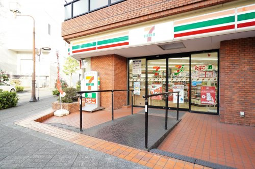 【コンビニエンスストア】セブンイレブン　川口駅西口店まで482ｍ