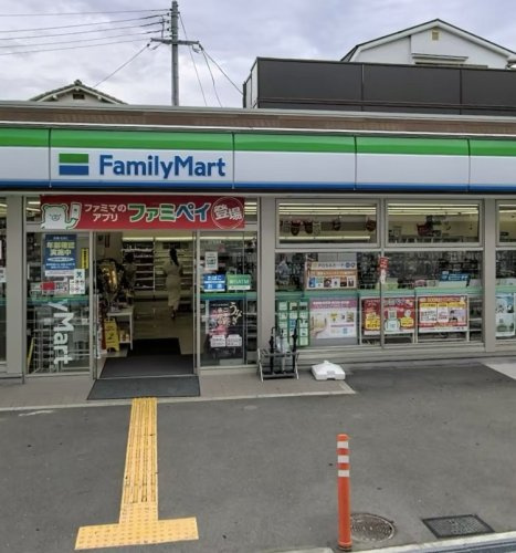 【コンビニエンスストア】ファミリーマート　尼崎大庄北店まで480ｍ