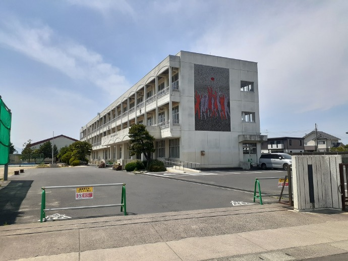 【中学校】逢隈中学校まで1277ｍ