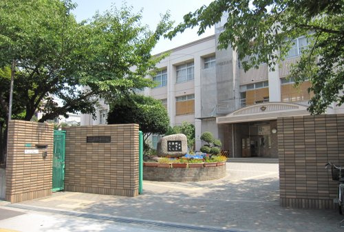 【中学校】大阪市立市岡中学校まで741ｍ