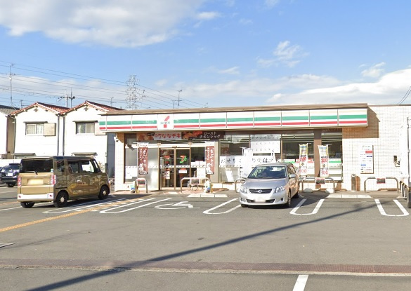【コンビニエンスストア】セブンイレブン八尾福万寺町店まで500ｍ