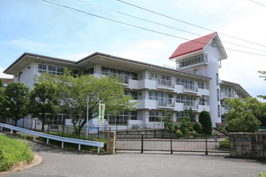 【小学校】平塚市立吉沢小学校まで987ｍ