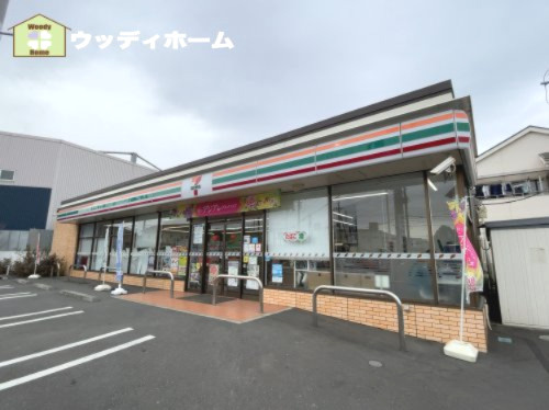 【コンビニエンスストア】セブンイレブン　越谷下間久里店まで332ｍ