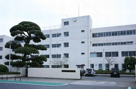 【中学校】伊勢原市立　伊勢原中学校まで1796ｍ