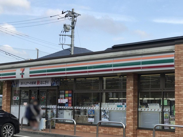 【コンビニエンスストア】セブンイレブン　つくば稲荷前店まで1800ｍ
