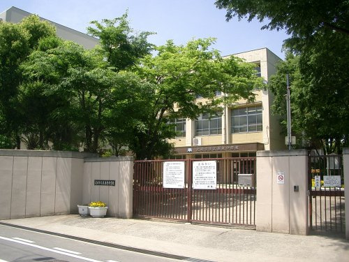【中学校】尼崎市立　武庫東中学校まで1460ｍ