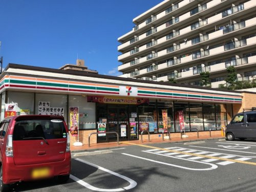 【コンビニエンスストア】セブンイレブン　大阪友渕町3丁目店まで319ｍ