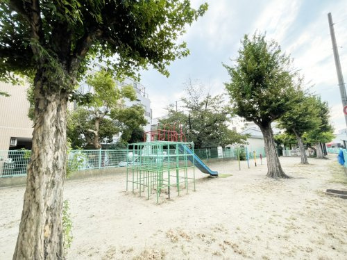 【公園】千間川みどり公園まで556ｍ