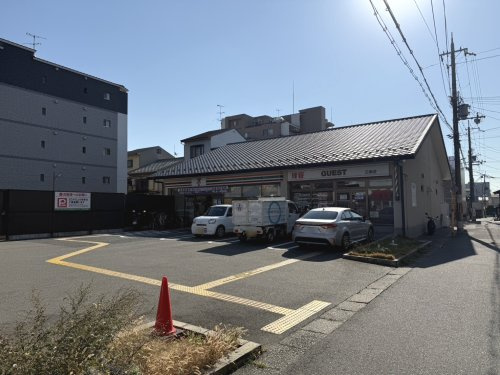 【コンビニエンスストア】セブンイレブン　京都三条通壬生神明町店まで303ｍ